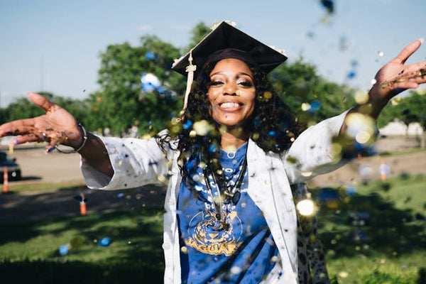 Best Fragrances for Graduation Night: 6 Elegant & Unforgettable Scents